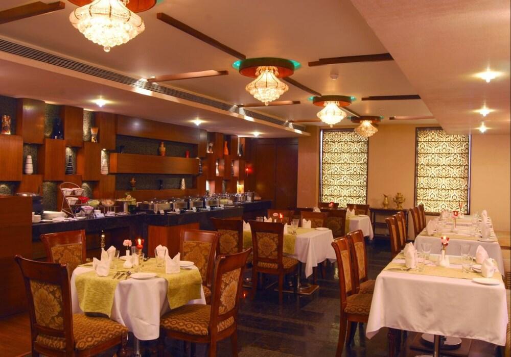Hk Clarks Inn, Amritsar Exterior photo