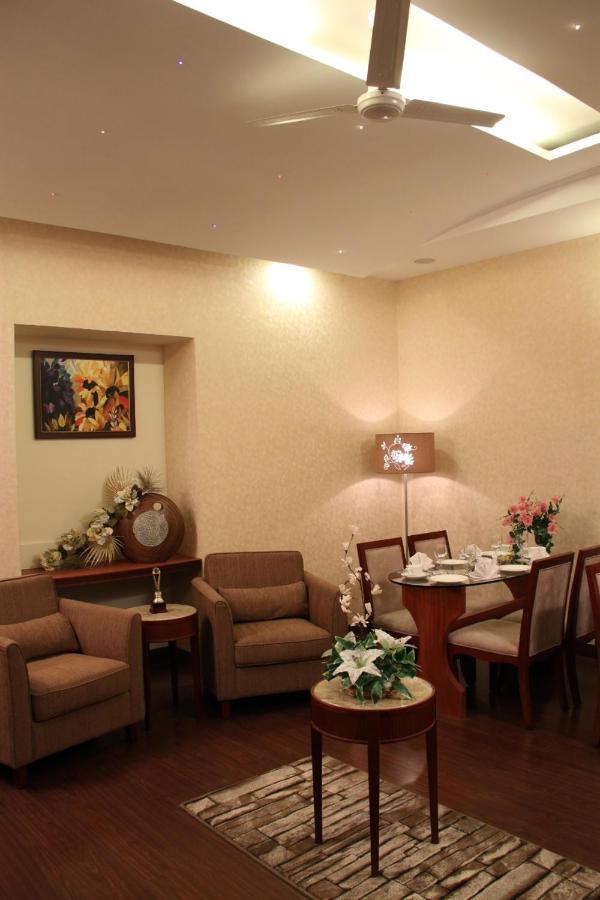 Hk Clarks Inn, Amritsar Exterior photo
