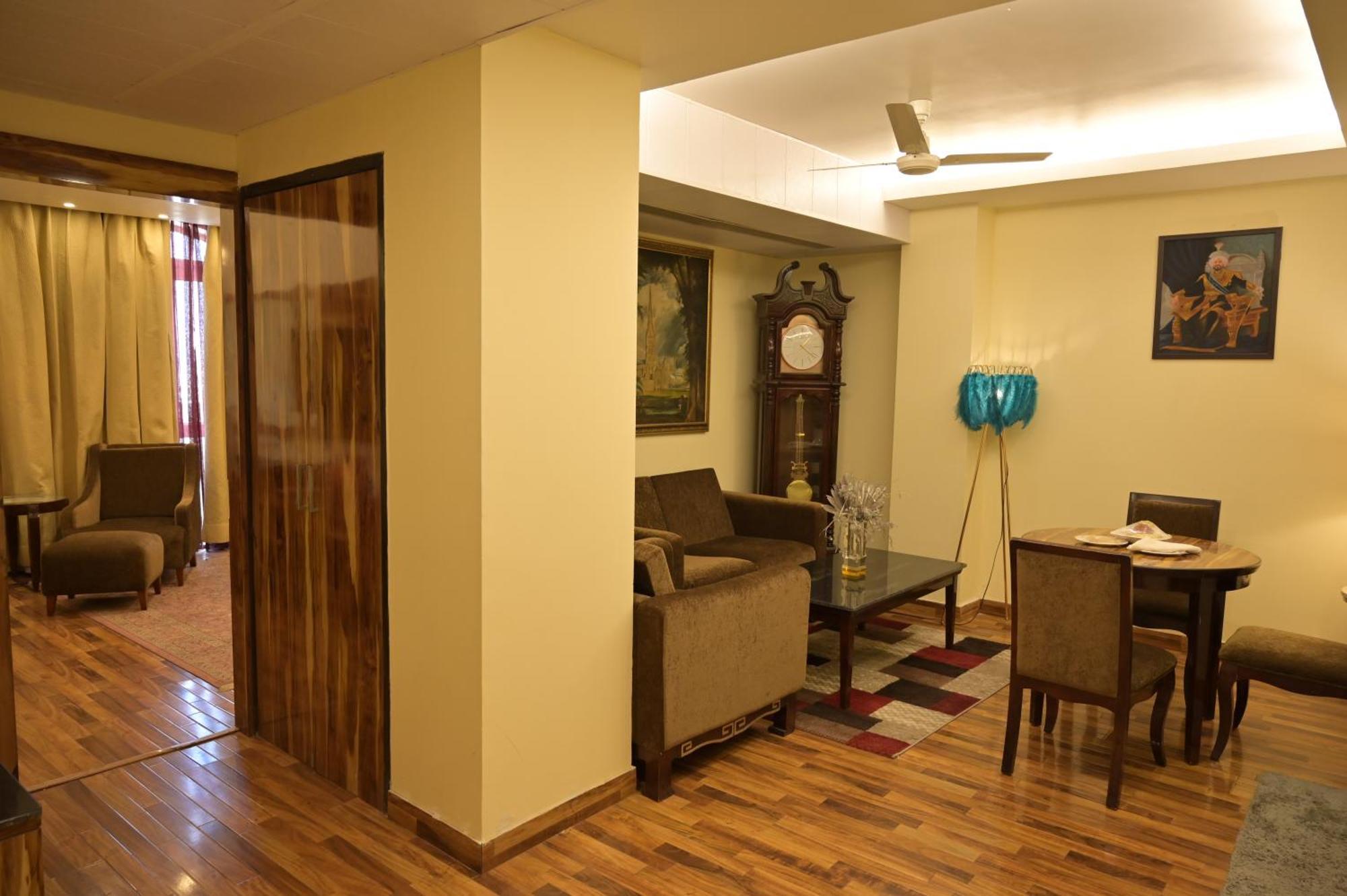 Hk Clarks Inn, Amritsar Exterior photo