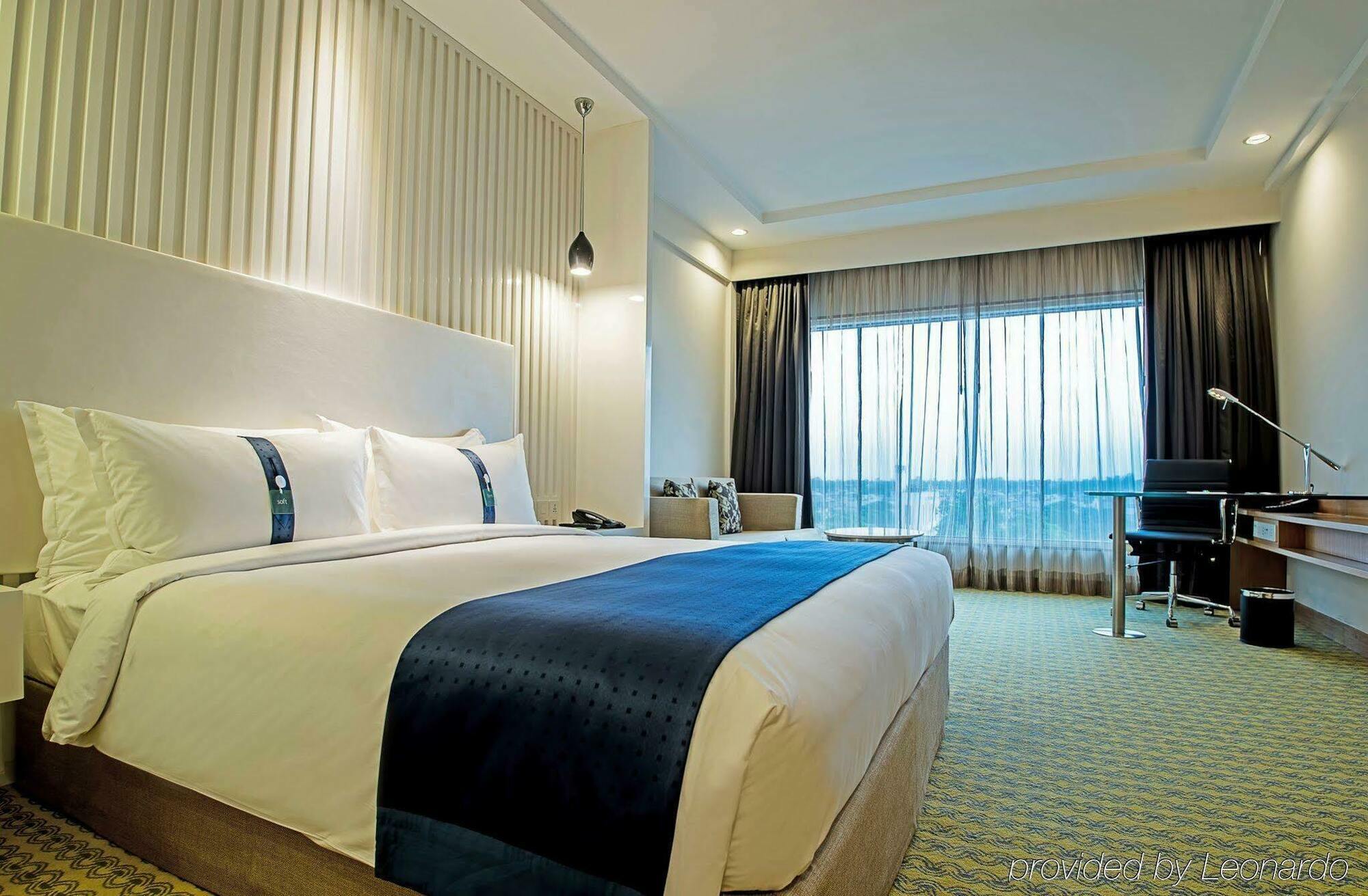 Hk Clarks Inn, Amritsar Exterior photo